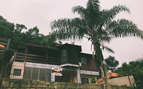 Sobrado em Javary - 1 km do Lago